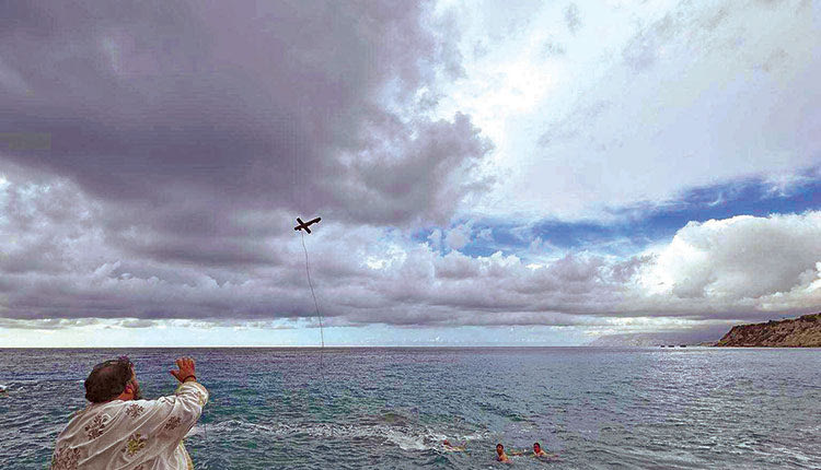 Σε όλες τις παραλίες του Δήμου αγιασμοί των υδάτων