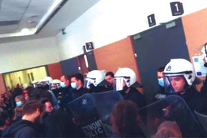 Ένταση και μέσα στα δικαστήρια από τους αλληλέγγυους