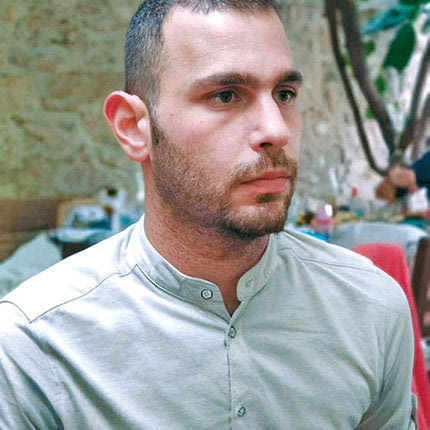 Παρουσιάζεται το νέο βιβλίο του Απόλλωνα Σκαμπαβία “Ζωγραφίζοντας τη θάλασσα’’