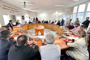 ΔΗΜΟΣ ΜΑΛΕΒΙΖΙΟΥ Το προεδρείο και η Δημοτική Επιτροπή