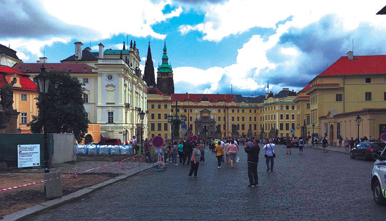 Πράγα: Στον απόηχο των αλληλεπικαλυπτόμενων εποχών
