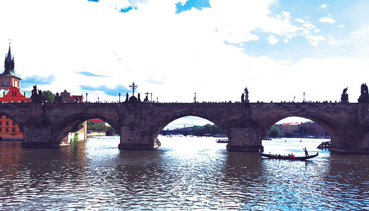 Πράγα: Στον απόηχο των αλληλεπικαλυπτόμενων εποχών