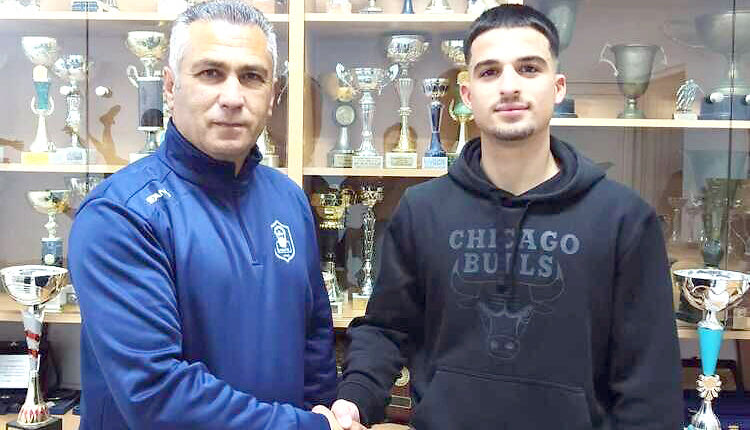 O γενικός αρχηγός του Ηροδότου Γιάννης Φουντουλάκης καλωσορίζει 
τον Στέφανο Τσαμαντιώτη