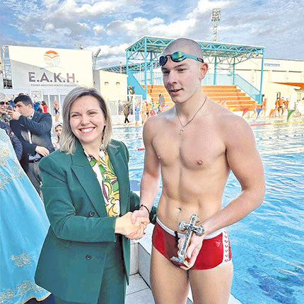 Μαρής και Καραμπέτσου έπιασαν τον Σταυρό στο ΕΑΚΗ