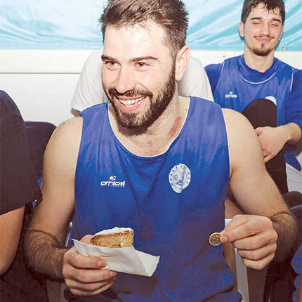 Την πρωτοχρονιάτικη πίτα της έκοψε η ανδρική και η γυναικεία ομάδα μπάσκετ του «Ηράκλειο» ΟΑΑ, παραμονές του αγώνα με τον Ερμή Αργυρούπολης. Τυχερός στάθηκε ο αρχηγός της ομάδας Κωνσταντίνος Μαρής,