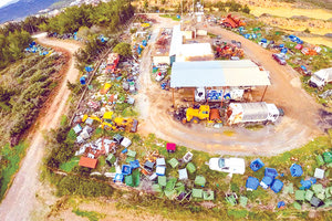 Αυτά τα... παράνομα σκουπίδια!