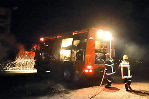 Η φωτιά ξέσπασε σε δύο μηχανήματα έργων