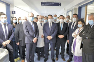 Η επέμβαση αυτή πραγματοποιήθηκε για πρώτη φορά στην Ελλάδα στο Λαϊκό Νοσοκομείο Αθηνών