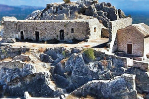 Ο Πολιτιστικός Σύλλογος και οι κάτοικοι του Χάρακα περιμένουν την ευαισθητοποίηση του Δήμου Αρχανών Αστερουσίων, της Αρχαιολογίας και άλλων φορέων που έχουν αρμοδιότητα στον ευπρεπισμό, την προστασία και την ανάδειξη του μνημείου.