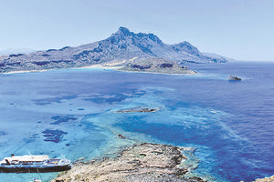 Θελκτική χειμώνα καλοκαίρι είναι η Κρήτη για τους τουρίστες, αρκεί να υπάρχουν απευθείας πτήσεις