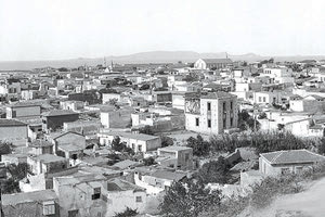 ΦΩΤΟΗΜΕΡΑΣ: ΤΟ ΗΡΑΚΛΕΙΟ στις αρχές του περασμένου αιώνα. Δείτε πόσα τζαμιά έχει...