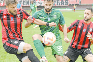 O Πολυχρόνης του Γιούχτα σε προσπάθειά του από το χθεσινό ματς