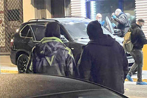 Οι άνδρες της Σήμανσης προσπαθούν να συλλέξουν κάθε στοιχείο από το σημείο της εκτέλεσης