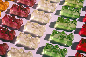  «Κόκκινο» στα ζελεδάκια κάνναβης που πωλούνται σε περίπτερα και μίνι μάρκετ ανάβει ο υπουργός Υγεία