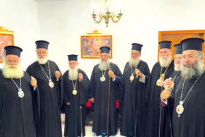 Κάθετα αντίθετη στον γάμο των ομόφυλων ζευγαριών και την τεκνοθεσία είναι η Ιερά Επαρχιακή Σύνοδος της Εκκλησίας της Κρήτης