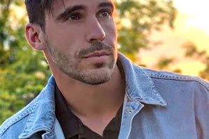 καρκίνο Απεβίωσε ο ποδοσφαιριστής Γιώργος Ζαγκλιβέρης, που έδινε μάχη για τη ζωή του με μια σπάνια μορφή καρκίνου.