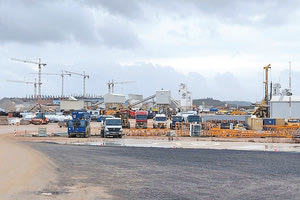 Στο εργοτάξιο του αεροδρομίου βρέθηκαν, χθες, υπουργός κι εκπρόσωπος της ολλανδικής εταιρείας