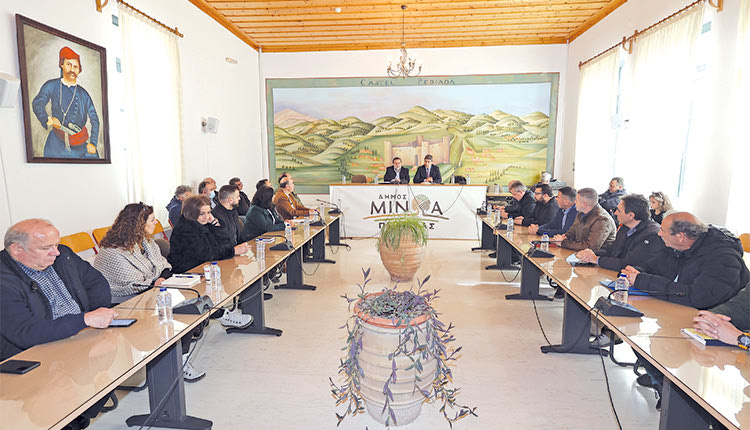  Από τη σύσκεψη που πραγματοποιήθηκε στο Καστέλλι. 