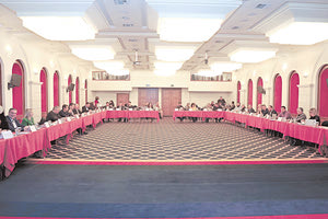 Ποιοι περιφερειακοί σύμβουλοι πάνε στο συνέδριο της ΕΠΕ