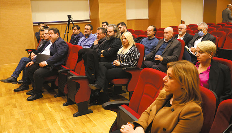 Η ΔΙΑΒΟΥΛΕΥΣΗ ΓΙΑ ΤΑ ΤΕΛΗ
Δεν αντέχει η κοινωνία κι άλλες αυξήσεις!