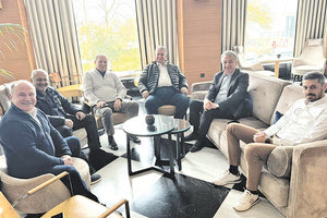 Οι ξενοδόχοι με τον περιφερειάρχη