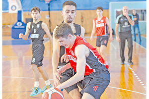 Φάση από το παιχνίδι των εφήβων ΟΦΗ-Ανδρογέας