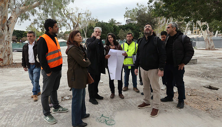 Αυτοψία Καλοκαιρινού
στα έργα της πλατείας