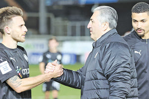 Ο Μπούσης συγχαίρει τον Μπρεσάν