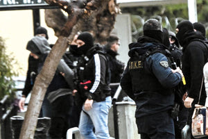 ΡΩΣΟΦΩΝΗ ΜΑΦΙΑ Προσωρινά κρατούμενοι οι δύο εμπλεκόμενοι στις δολοφονίες Σκαφτούρου και Ρουμπέτη