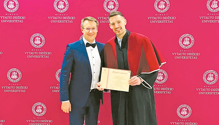 ο Kρίστοφερ Ραζής