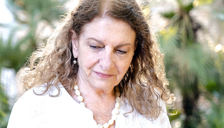 …Και από κάτω το σχόλιο της συγγραφέως Ρέας Γαλανάκη