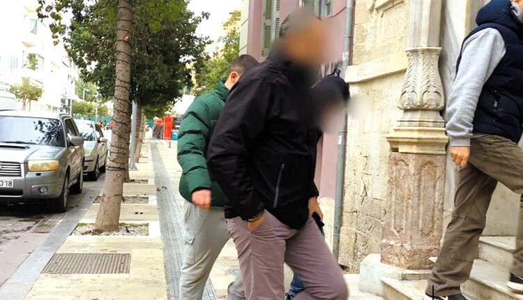 Οι δύο νεαροί που οδηγήθηκαν χθες στον εισαγγελέα, απολογούνται σήμερα