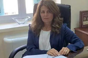 Συνεχίζει ως ειδική σύμβουλος