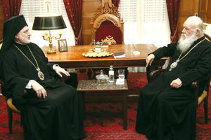 Τι άλλο θα ακούσουμε! Ο προκαθήμενος της Ελλαδικής Εκκλησίας προχώρησε επί της ουσίας σε διάκριση ανάμεσα στα ομόφυλα και τα ετερόφυλα ζευγάρια κατά τη συνάντησή του με τον αρχιεπίσκοπο Αμερικής, Ελπιδοφόρο. Η συνάντηση των δύο εκκλησιαστικών ηγετών διήρκεσε 40 λεπτά.