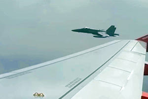 Σε δικαστήριο της Μαδρίτης εμφανίστηκε ένας Βρετανός επιβάτης αεροσκάφους της easyJet , που ανάγκασε την ισπανική Πολεμική Αεροπορία να σηκώσει μαχητικά, αφού είπε ότι θα ανατίναζε το επιβατικό αεροπλάνο.