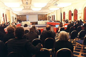 Ο Βαγγέλης Ζάχαρης, πρόεδρος του Περιφερειακού συμβουλίου,  κατάλαβε χθες  έγκαιρα τον αιφνιδιασμό με ψήφισμα παρόντων κτηνοτρόφων που είχε στήσει σύσσωμη η αντιπολίτευση (όπως και ορισμένα μέλη της συμπολιτευσης) για το θέμα της παραμονής τους στις μοναστηριακές εκτάσεις της Μονής Οδηγητρίας.