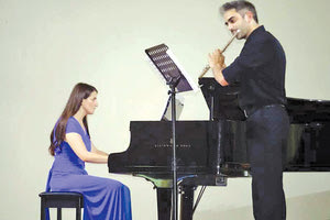 Ο ΜΑΝΟΣ ΠΑΝΑΓΙΩΤΑΚΗΣ ΚΑΙ Η ΕΛΕΝΑ ΠΕΡΙΣΥΝΑΚΗ ΣΗΜΕΡΑ ΣΤΟ ΠΣΚΗ Φλάουτα και Πιάνο στον 20ο και 21ο αιώνα