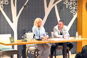 Αίσθηση προκάλεσε η τοποΑίσθηση προκάλεσε η τοποθέτηση της Θεοδώρας Τζάγκρη σε κομματική εκδήλωση του ΣΥΡΙΖΑ.θέτηση της Θεοδώρας Τζάγκρη σε κομματική εκδήλωση του ΣΥΡΙΖΑ. Το βράδυ της Τετάρτης η γραμματέας της Κοινοβουλευτικής Ομάδας του ΣΥΡΙΖΑ βρέθηκε σε κομματική εκδήλωση στη Βέροια, όπου ανέπτυξε μια σειρά θεμάτων, κάνοντας μάλιστα σε αρκετά σημεία και αυτοκριτική για τους χειρισμούς του ΣΥΡΙΖΑ. Προς το τέλος της τοποθέτησής της αναφέρθηκε στο θέμα των αγροτών, χρησιμοποιώντας μια φράση που έκανε το ακροατήριο να αισθάνεται άβολα… «Η αλήθεια είναι ότι στους αγρότες, κατά το κοινώς λεγόμενο ‘’τον ήπιαμε’’», είπε η βουλευτής! Η Θεοδώρα Τζάκρη συνέχισε λέγοντας: «Είναι μια τάξη συντηρητική. Δεν είχαμε θέσεις; Δεν βγήκαν στην κοινωνία; Δεν έχουμε στελέχη; Σε μια κοινωνία όπου το 80% της οικονομία είναι πρωτογενής τομέας, τομέας παραγωγής. Ένα κόμμα που έχει αυτή τη στιγμή σε μια διεργασία 100 ανθρώπων, 3 στελέχη αγροτών, σημαίνει ότι κάτι δεν κάναμε καθόλου καλά. Εγώ δεν ξέρω πόσο καλά τα έκανε ο ΣΥΡΙΖΑ στην αγροτική παραγωγή. Θέλω να πω και αυτοκριτικά ότι δεν έκανε και σπουδαία πράγματα, με την έννοια ότι δεν έφερε τίποτα σπουδαίες πολιτικές».