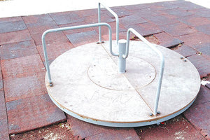 Μόνο θλίψη και απογοήτευση δημιουργεί η εικόνα του πάρκου στην οδό Επίκτητου, παράλληλα της οδού Λεβήνου.