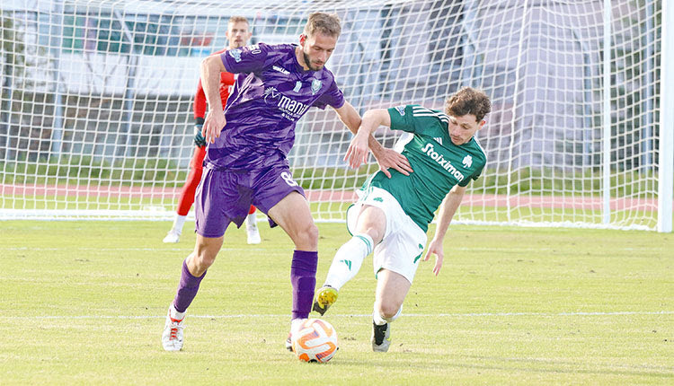 Ο Κόλα με τον Σαρδέλη σε φάση από το χθεσινό παιχνίδι