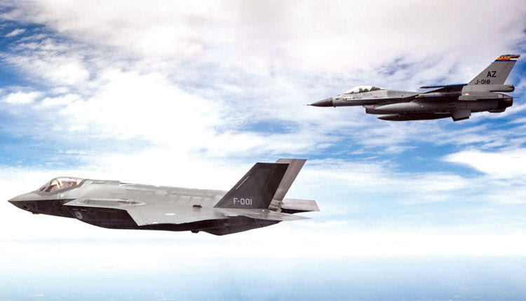 Οι ΗΠΑ κρατούν ισορροπίες στο Αιγαίο εξοπλίζοντας ταυτόχρονα Ελλάδα και Τουρκία με μαχητικά αεροσκάφη