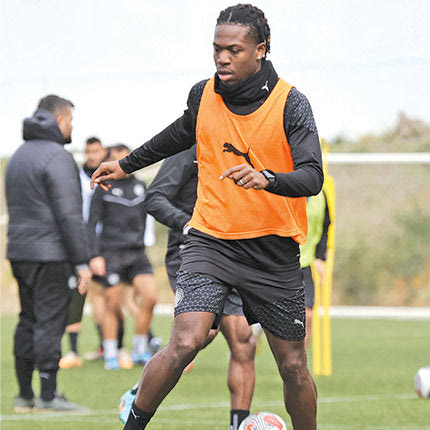 Ο Ισέκα στη χθεσινή προπόνηση του ΟΦΗ