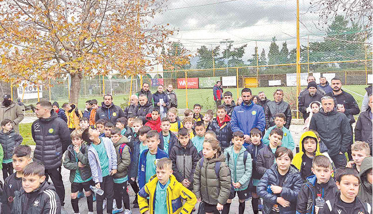   Μικροί αθλητές που συμμετείχαν στο τουρνουά μνήμης «Δημήτρη Παπαδόπουλου». 