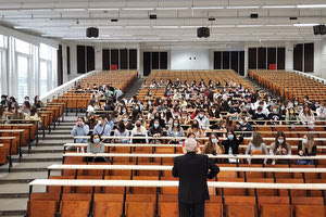 “Η ΕΛΛΑΔΑ ΔΕΝ ΧΡΕΙΑΖΕΤΑΙ ΙΔΙΩΤΙΚΑ ΑΛΛΑ ΓΕΝΝΑΙΑ ΣΤΗΡΙΞΗ ΤΩΝ ΔΗΜΟΣΙΩΝ ΠΑΝΕΠΙΣΤΗΜΙΩΝ” 175 καθηγητές υπογράφουν ενάντια στην παράκαμψη του άρθρου 16