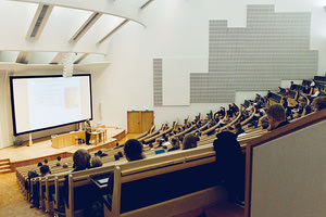 Τα υγειονομικά πρωτόκολλα και η ιδιαιτερότητα της Ιατρικής Σχολής