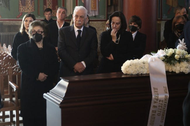 Κηδεία πατέρα Διαμαντοπούλου