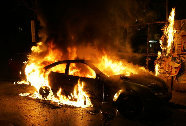 Σε εμπρησμό οφείλεται η φωτιά που εκδηλώθηκε σε  αυτοκίνητο στον Κατσαμπά