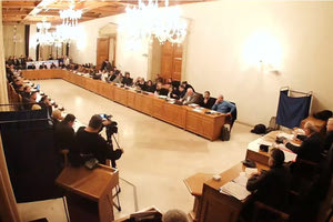 Εν μέσω αντιδράσεων ψηφίστηκε η αύξηση των δημοτικών τελών που εισηγήθηκε η δημοτική Αρχή του Α. Καλοκαιρινού