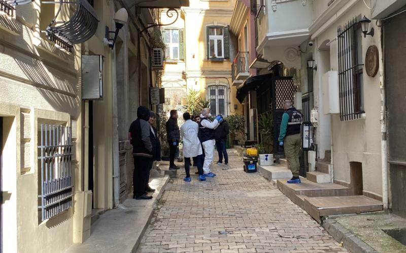 Από το Ρέθυμνο κατάγεται η 31χρονη που βρέθηκε αναίσθητη δίπλα στον νεκρό 52χρονο Νορβηγό σύντροφό της στην Πόλη