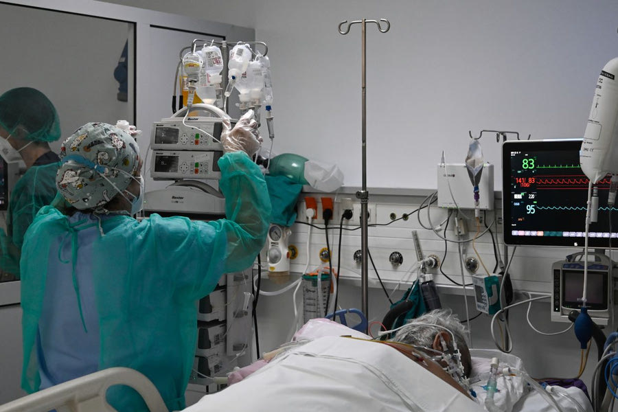 Καλπάζει παγκοσμίως ο κορωνοϊός με την υποπαραλλάγη JN.1